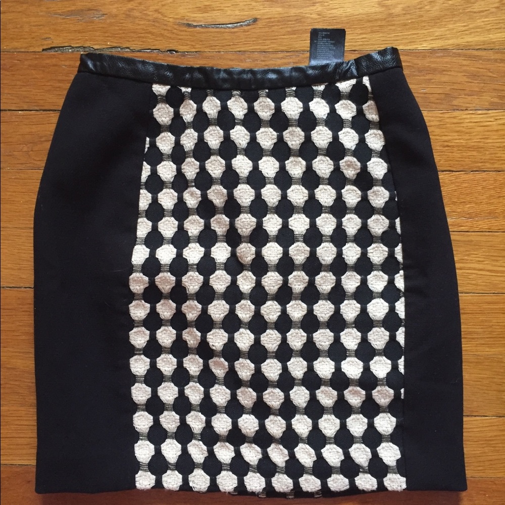 H&M Black skirt.